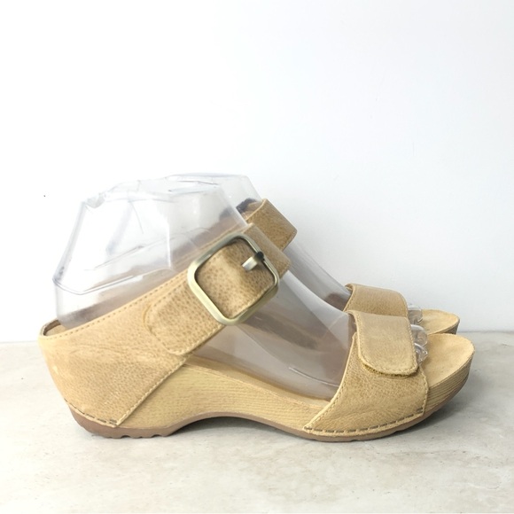 Dansko Tanya Sandals Women 38 Size 7.5 8 Shoes Brown Leather Wedge Heel Slip On - Picture 1 of 8